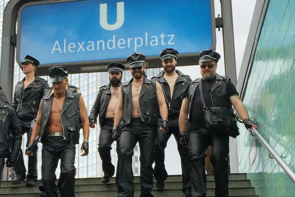 Eventpersonal Und Hostessen Online Buchen Bei TRUST PROMOTION